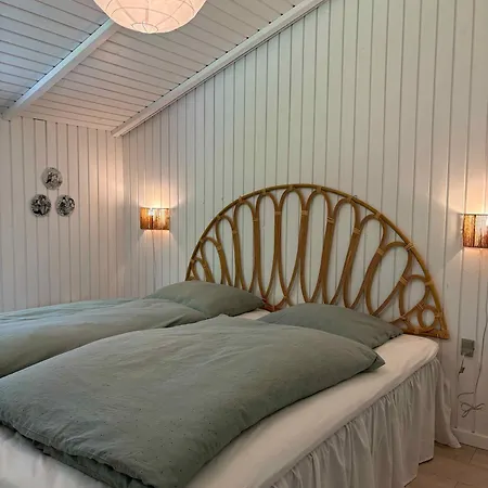 Cozy With A Wilderness Hot Tub Dom wakacyjny Nedre Lysabild