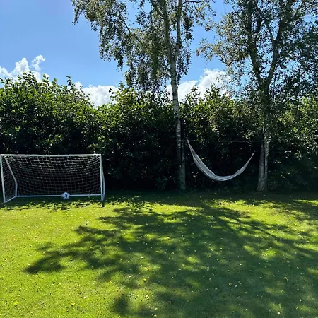 Cozy With A Wilderness Hot Tub Dom wakacyjny Nedre Lysabild