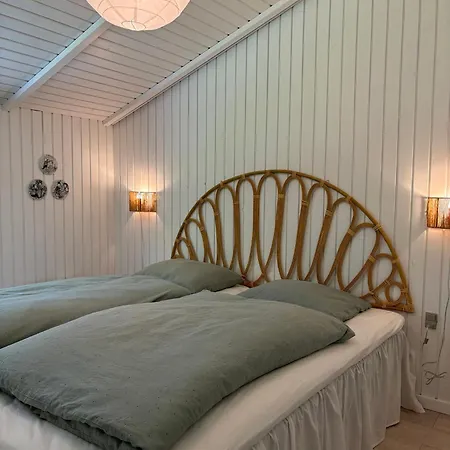 Cozy With A Wilderness Hot Tub Nedre Lysabild